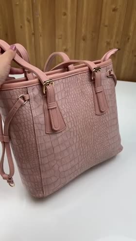 Rs 3200 Hand Bag Rs 3200 Hand Bag